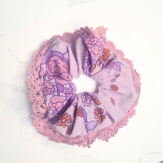 Clemmie oversized lace scrunchie